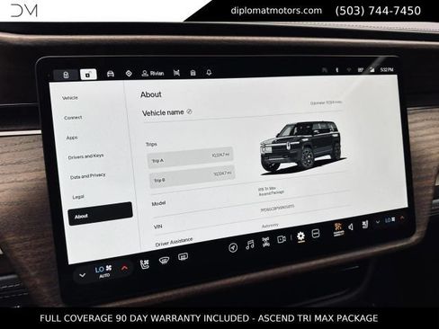 Used 2025 Rivian R1S Premium AWD/4WD image 2