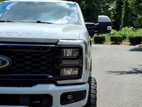 Used 2025 Ford F250 Lariat w/ Black Appearance Package AWD/4WD image 27