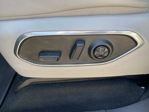 Certified 2024 Jeep Wagoneer 2WD w/ Premium Group I image 25