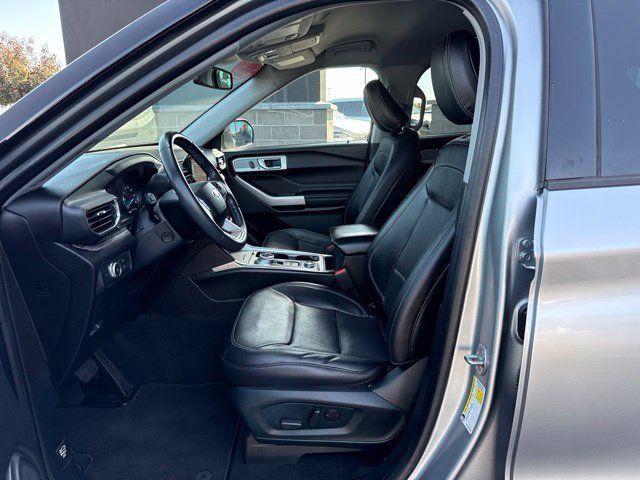 Used 2021 Ford Explorer Limited w/ Equipment Group 301A AWD/4WD image 26