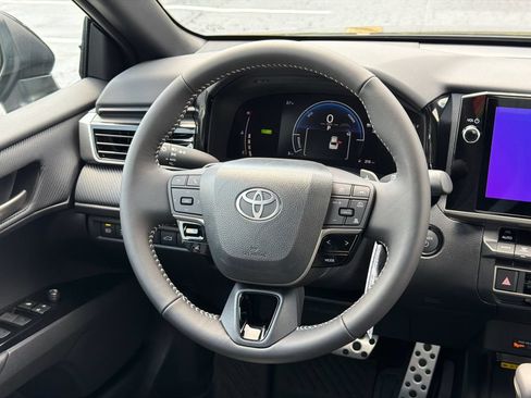 New 2026 Toyota Camry Hybrid w/ Multimedia Upgrade Package FWD image 29
