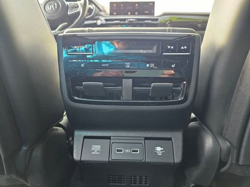 Used 2023 Acura MDX SH-AWD w/ Advance Package image 19