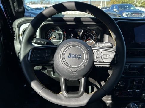 Used 2024 Jeep Wrangler Willys image 17