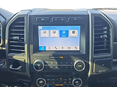 Used 2019 Ford Expedition XLT w/ Equipment Group 202A RWD image 21