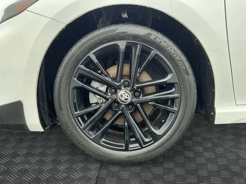 Used 2025 Toyota Camry SE image 14