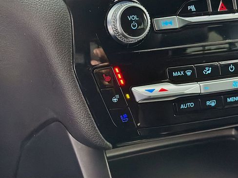 Used 2022 Ford Explorer Limited w/ Equipment Group 301A image 24