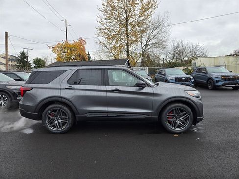 New 2026 Ford Explorer ST w/ Sun And Sound Package image 4