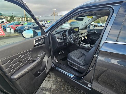 New 2026 Mitsubishi Outlander SEL image 14