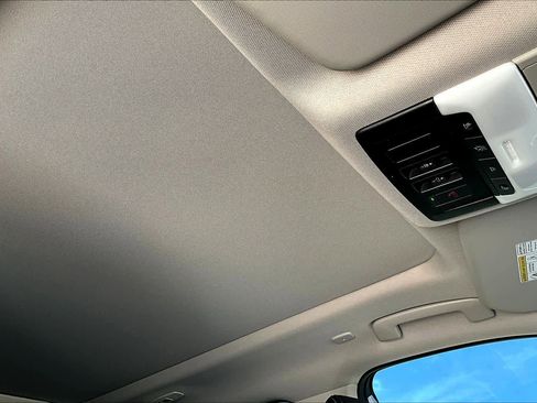 Used 2023 Nissan Rogue SL image 13