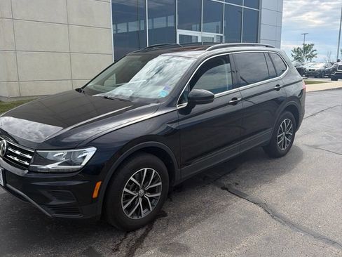 Used 2019 Volkswagen Tiguan SE w/ Panoramic Sunroof Package AWD/4WD image 1