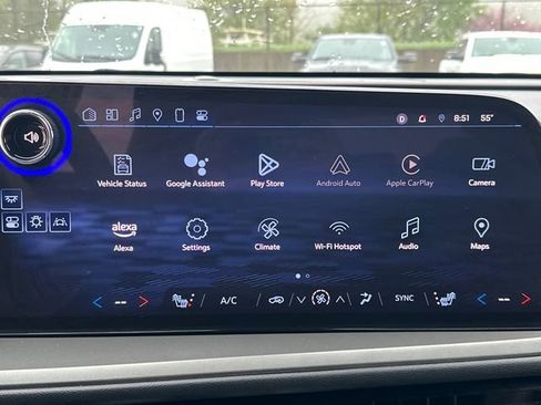 Used 2024 Chevrolet Traverse LT image 31