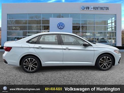 Certified 2025 Volkswagen Jetta Sport image 2