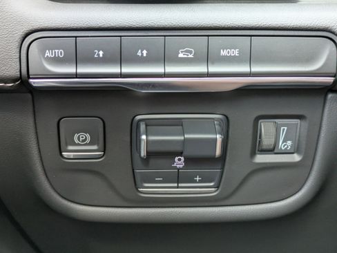 Certified 2024 Cadillac Escalade Sport AWD/4WD image 22