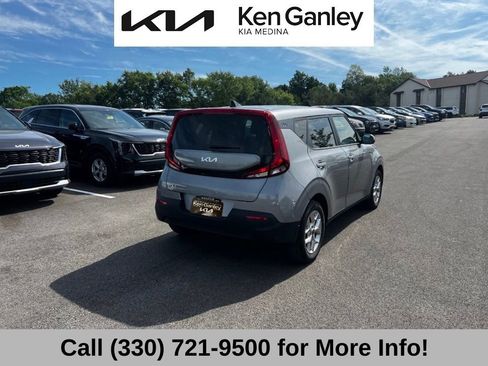 Certified 2022 Kia Soul LX w/ Technology Package FWD image 6