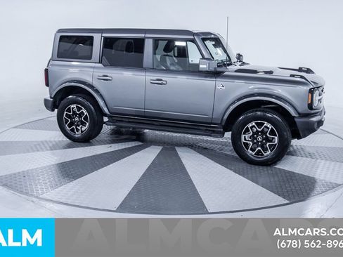 Used 2023 Ford Bronco Outer Banks AWD/4WD image 13