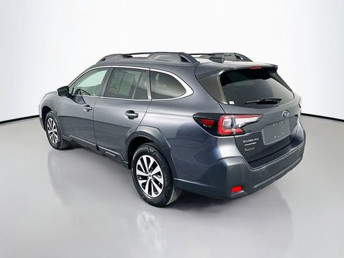 Used 2023 Subaru Outback Premium image 5