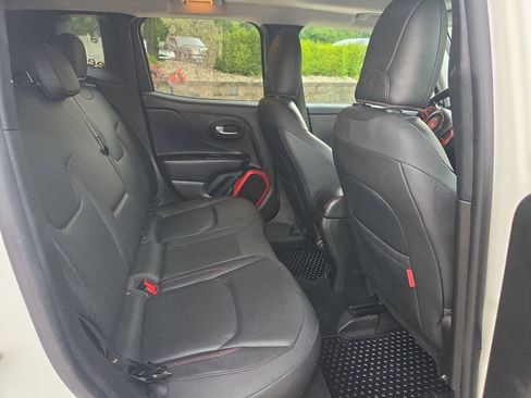 Used 2018 Jeep Renegade Trailhawk AWD/4WD image 26