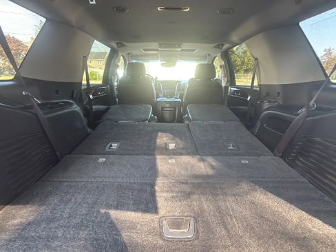 Used 2015 Cadillac Escalade Luxury image 17