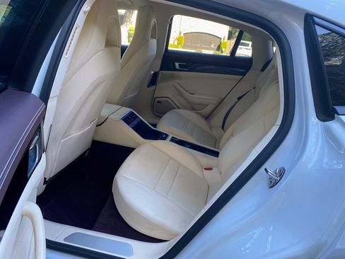 Used 2017 Porsche Panamera image 15