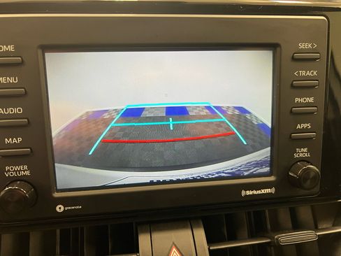 Used 2020 Toyota RAV4 XLE w/ Convenience Package image 16