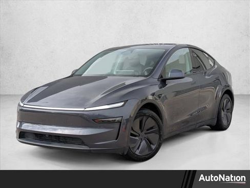 Used 2026 Tesla Model Y AWD image 1
