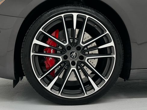 Used 2022 Maserati Ghibli Trofeo image 9