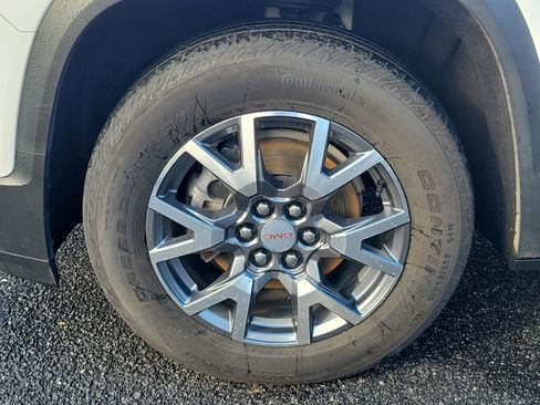 Used 2023 GMC Acadia SLT image 11