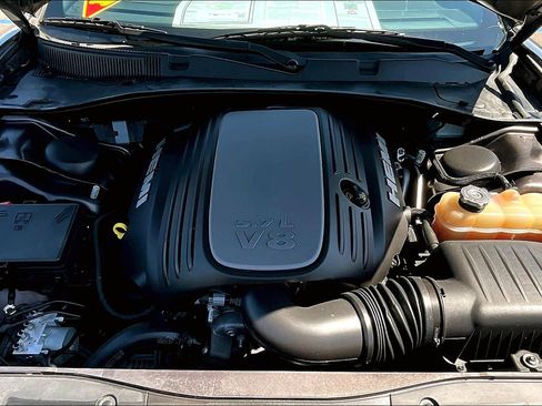 Used 2017 Dodge Charger R/T image 9