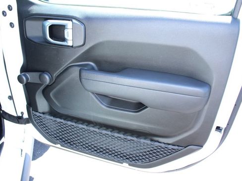 Used 2023 Jeep Gladiator Sport AWD/4WD image 25
