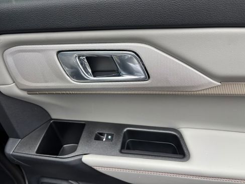 New 2026 Ford Explorer Active w/ Active Comfort Package image 17