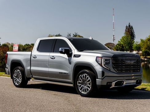 Used 2024 GMC Sierra 1500 Denali Ultimate image 3