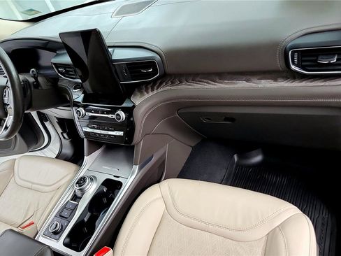 Used 2021 Ford Explorer Platinum w/ Equipment Group 601A image 16