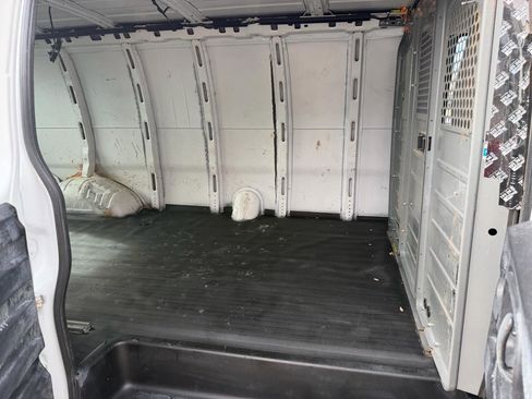Used 2018 Chevrolet Express 2500 Extended w/ Driver Convenience Package image 24