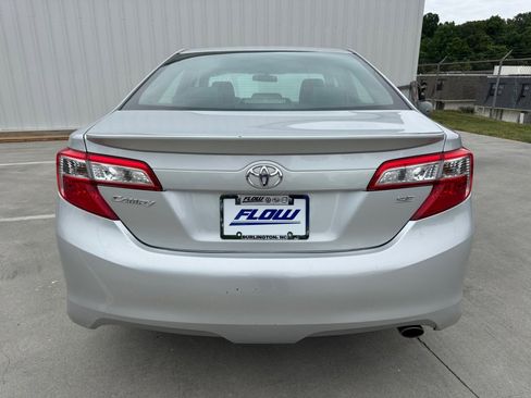 Used 2014 Toyota Camry SE FWD image 18