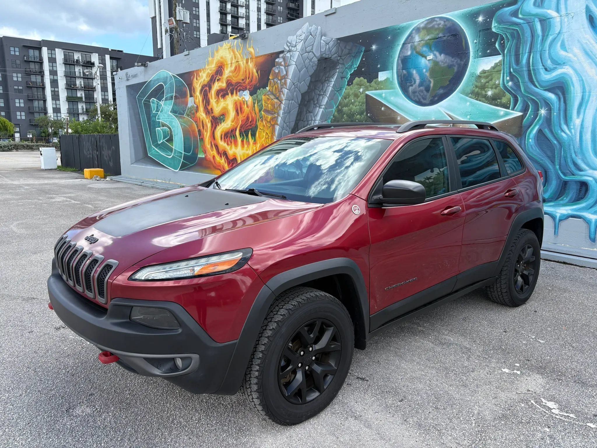 Used 2017 Jeep Cherokee Trailhawk w/ Comfort/Convenience Group AWD/4WD image 1