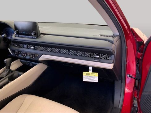 Used 2025 Honda Accord SE image 19