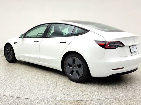 Used 2023 Tesla Model 3 Standard Range image 7