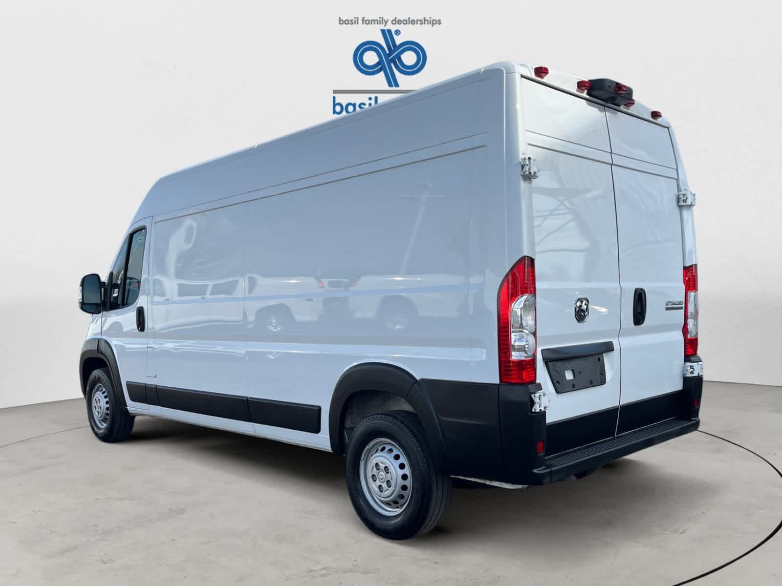 Used 2025 RAM ProMaster 2500 w/ Convenience Group FWD image 5