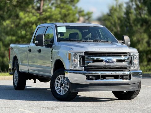 Used 2019 Ford F250 XLT AWD/4WD image 13