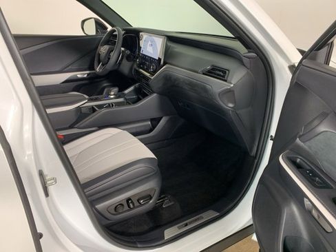 Used 2026 Lexus TX 500h AWD w/ Technology Package image 42