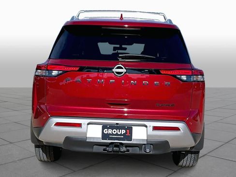 Used 2024 Nissan Pathfinder Platinum w/ Black Appearance Package image 4