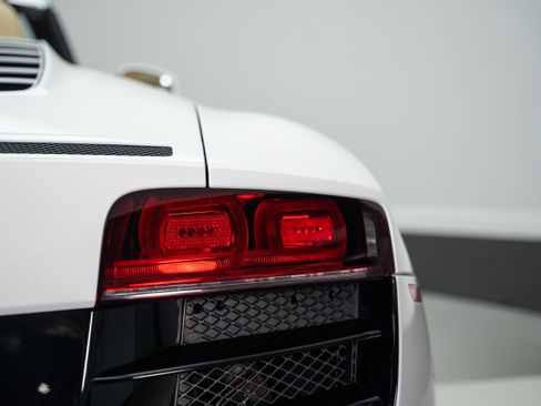 Used 2011 Audi R8 V10 AWD/4WD image 35