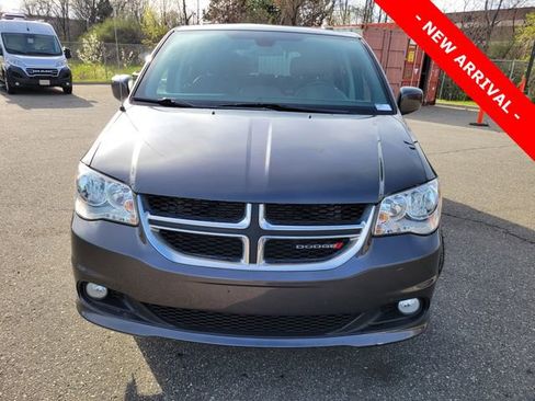 Used 2019 Dodge Grand Caravan SXT image 8