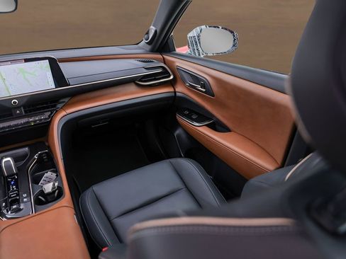 Used 2026 Toyota Crown Limited w/ Advanced Technology Package image 27