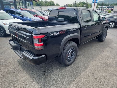 New 2026 Nissan Frontier PRO-4X w/ Tow Package AWD/4WD image 8