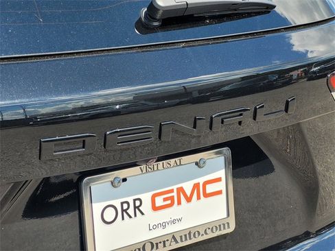 New 2026 GMC Terrain Denali w/ LPO, Black Badging Package image 8
