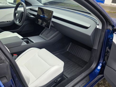 Used 2025 Tesla Model 3 Performance image 12