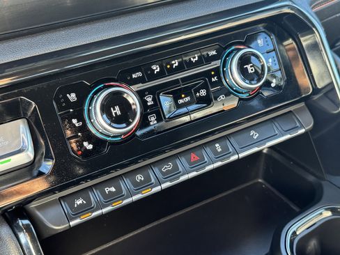 Used 2024 GMC Sierra 1500 AT4 w/ Technology Package image 20