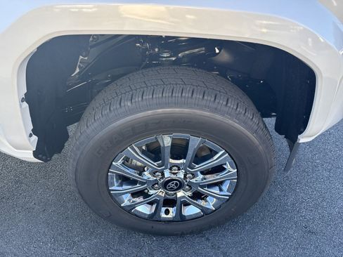 New 2024 Toyota Tacoma Limited AWD/4WD image 10