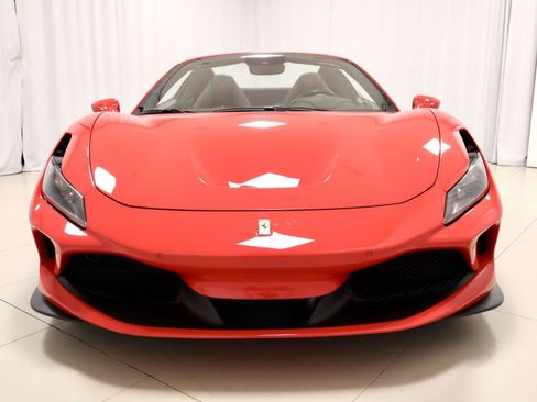 Certified 2022 Ferrari F8 Tributo RWD image 8